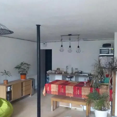 Flat & Garden A *